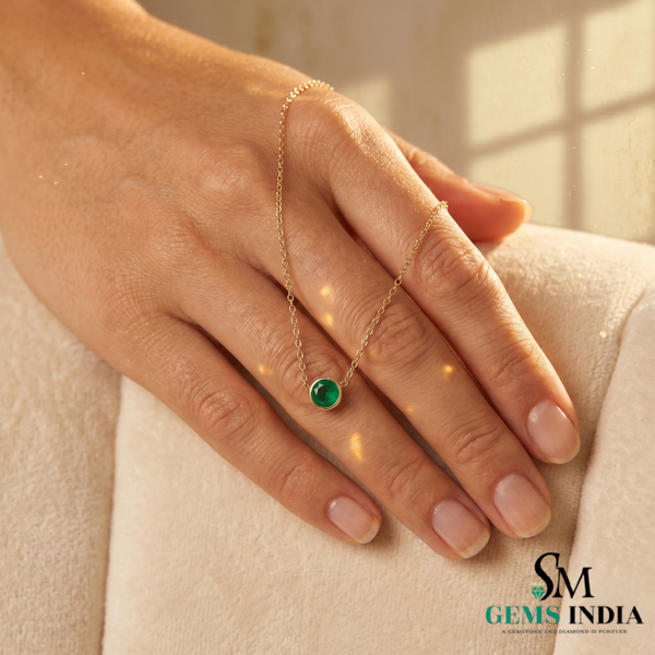 Round Emerald Bezel Set Pendant Necklace – Minimalist Solitaire Green Gemstone Fine Jewelry