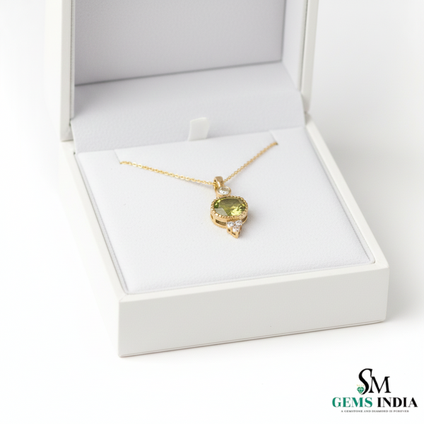 Fine Oval Peridot Pendantwith Diamond