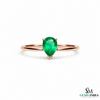 Pear Cut Green Emerald Solitaire Ring – Minimalist Teardrop Gemstone Ring