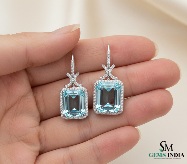 Doppelter Smaragd-Ring in offenem Design aus 14 Karat Gold – Band mit quadratisch und rund geschliffenen grünen Edelsteinen