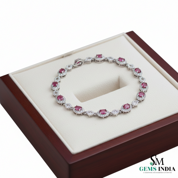 Doppelter Smaragd-Ring in offenem Design aus 14 Karat Gold – Band mit quadratisch und rund geschliffenen grünen Edelsteinen