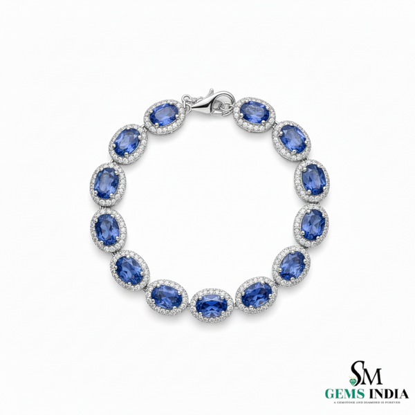 Doppelter Smaragd-Ring in offenem Design aus 14 Karat Gold – Band mit quadratisch und rund geschliffenen grünen Edelsteinen