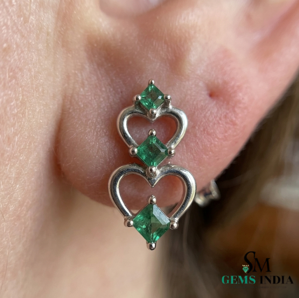Princess Cut Emerald Heart Earrings in Gold – Romantic Jewelry
