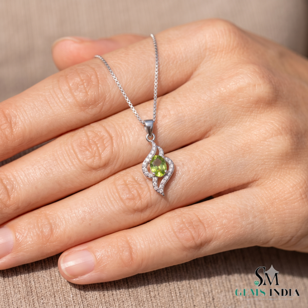 Oval Peridot Pendant With Diamond Accent – Luxury Fine Jewelry