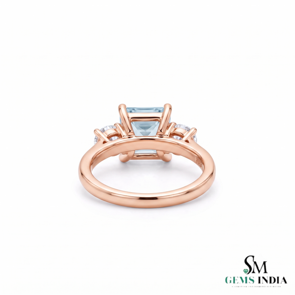 Doppelter Smaragd-Ring in offenem Design aus 14 Karat Gold – Band mit quadratisch und rund geschliffenen grünen Edelsteinen