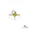 Doppelter Smaragd-Ring in offenem Design aus 14 Karat Gold – Band mit quadratisch und rund geschliffenen grünen Edelsteinen