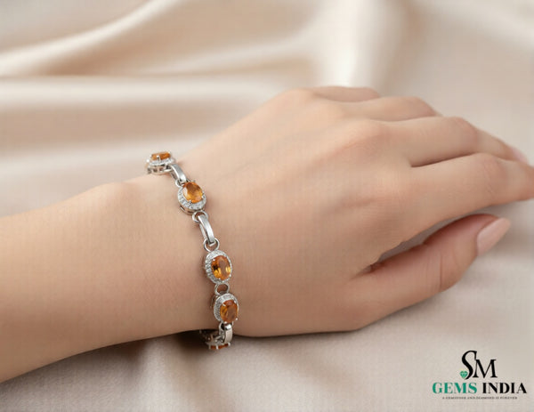 Doppelter Smaragd-Ring in offenem Design aus 14 Karat Gold – Band mit quadratisch und rund geschliffenen grünen Edelsteinen