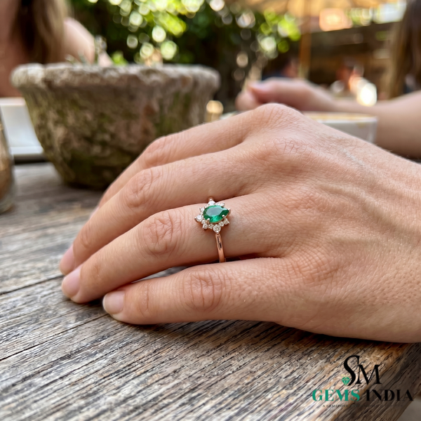 Birnenförmiger Verlobungsring mit 2,90 Karat natürlichem Smaragd und Diamanten, 18 Karat Massivgold, Mai-Geburtssteinring