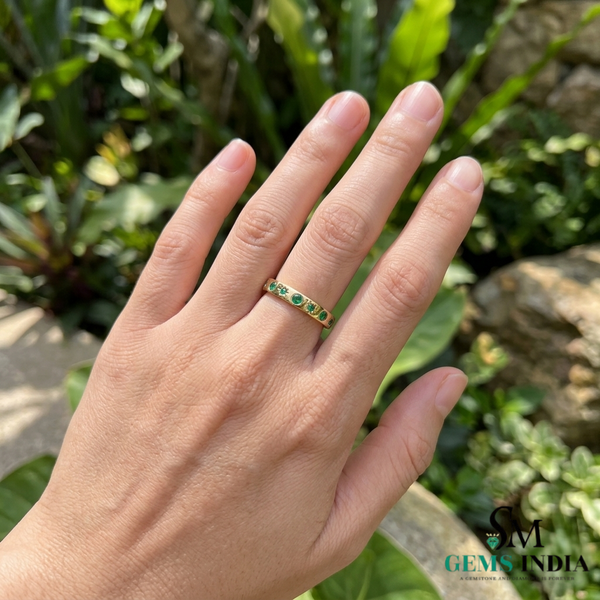 Luxury Round Emerald Starburst Eternity Band Ring