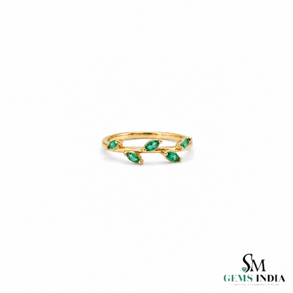 Marquise-geschliffener, natürlicher Smaragdring mit Diamantblättern, 1,40 Karat, in 14 Karat Gold.