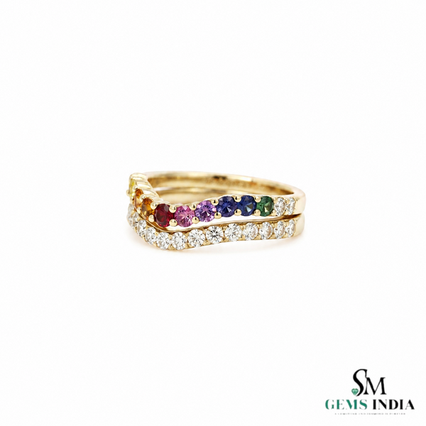 Doppelter Smaragd-Ring in offenem Design aus 14 Karat Gold – Band mit quadratisch und rund geschliffenen grünen Edelsteinen