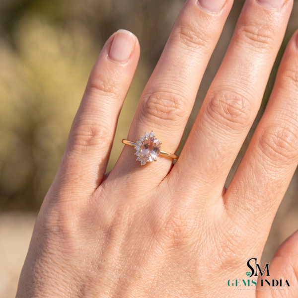 Natural Morganite Oval Cut Gold Ring with Diamond Accent Halo – Elegant Women’s Engagement Ring