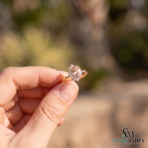 Natural Morganite Oval Cut Gold Ring with Diamond Accent Halo – Elegant Women’s Engagement Ring